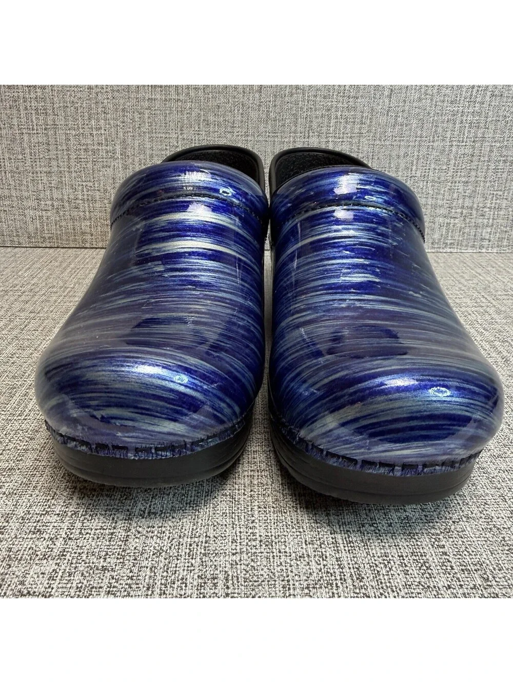 Dansko Shoes Women’s Size 39 Blue Water Patent Leather Clog Professional